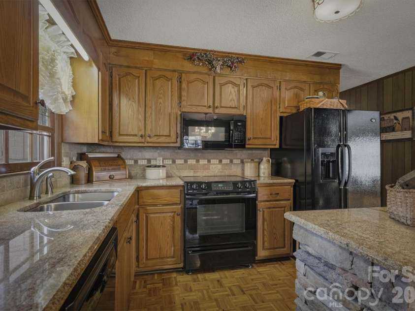 2480 Sweetbriar Circle, Lenoir, NC 28645.  MLS# CAR4350461, YatesRealty ID 5877. 