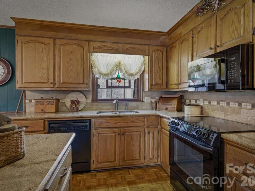 2480 Sweetbriar Circle, Lenoir, NC 28645.  MLS# CAR4350461, YatesRealty ID 5877. 