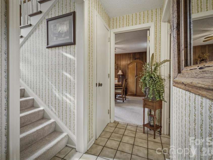 2480 Sweetbriar Circle, Lenoir, NC 28645.  MLS# CAR4350461, YatesRealty ID 5877. 