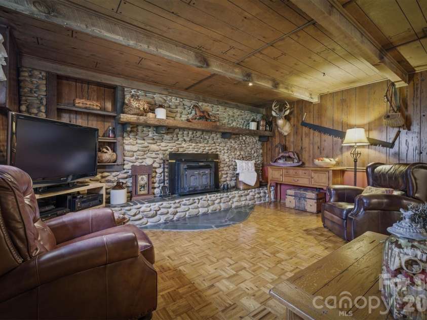 2480 Sweetbriar Circle, Lenoir, NC 28645.  MLS# CAR4350461, YatesRealty ID 5877. 