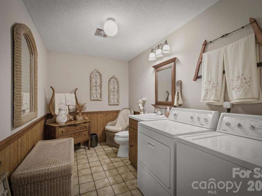 2480 Sweetbriar Circle, Lenoir, NC 28645.  MLS# CAR4350461, YatesRealty ID 5877. 
