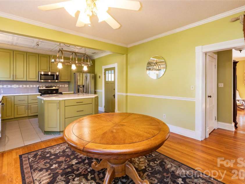 10 Best Life Lane, Brevard, NC 28712.  MLS# CAR4437749, YatesRealty ID 58772. Kitchen/ Dining area