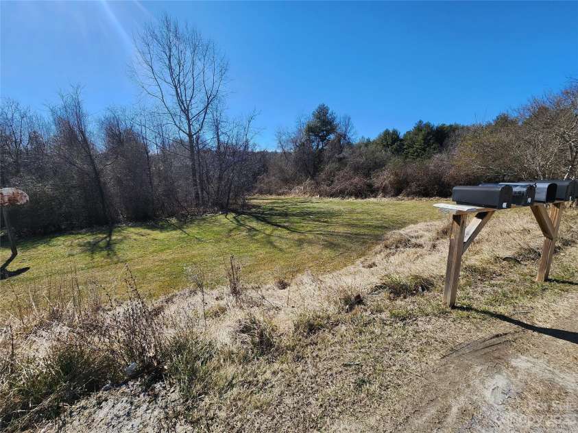 5 & 22 Becky Lane, Fairview, NC 28730.  MLS# CAR4106041, YatesRealty ID 5878. 