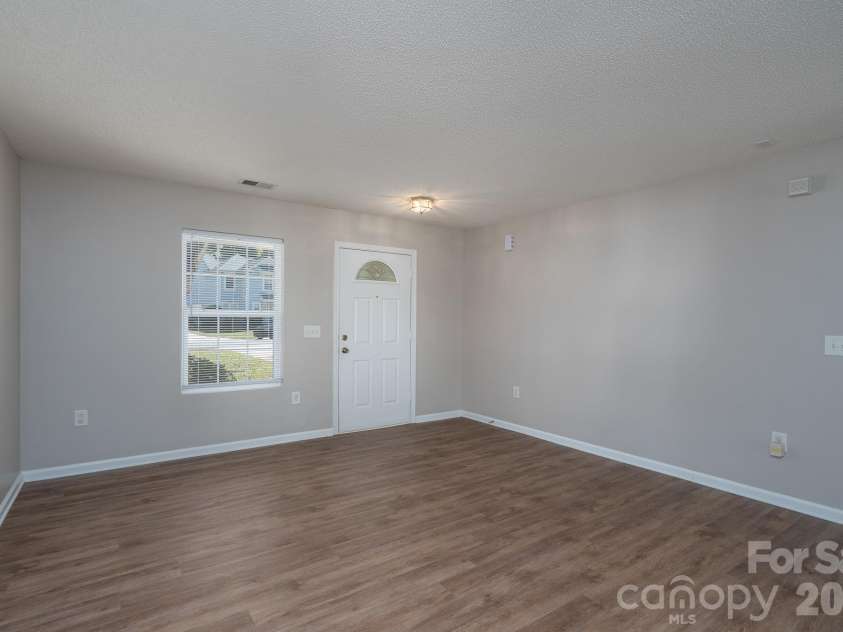 14033 Pinyon Pine Lane, Charlotte, NC 28215.  MLS# CAR4435831, YatesRealty ID 58782. 