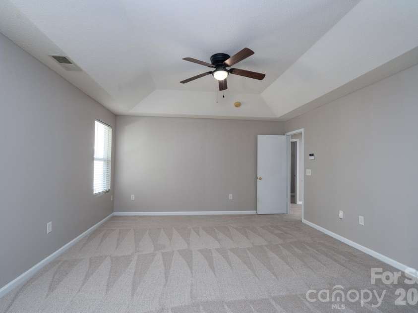 14033 Pinyon Pine Lane, Charlotte, NC 28215.  MLS# CAR4435831, YatesRealty ID 58782. 