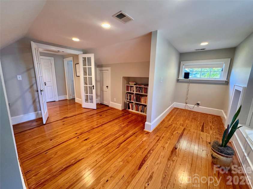 139 Louise Drive, Concord, NC 28025.  MLS# CAR4437735, YatesRealty ID 58787. Flex space