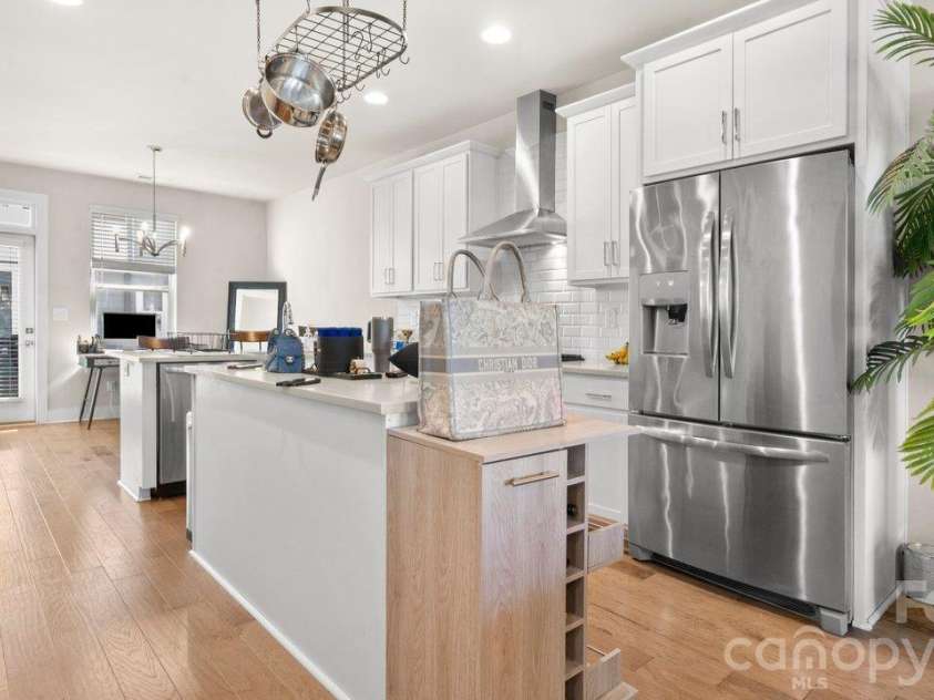2135 Bryant Park Drive, Charlotte, NC 28208.  MLS# CAR4438170, YatesRealty ID 58789. 