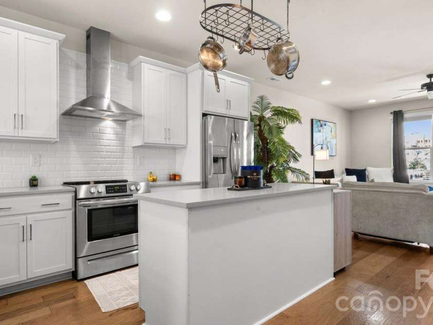 2135 Bryant Park Drive, Charlotte, NC 28208.  MLS# CAR4438170, YatesRealty ID 58789. 