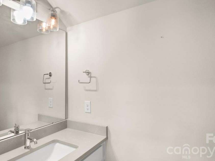 2135 Bryant Park Drive, Charlotte, NC 28208.  MLS# CAR4438170, YatesRealty ID 58789. 