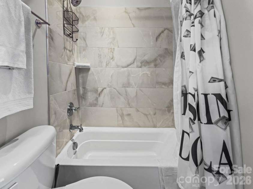 2135 Bryant Park Drive, Charlotte, NC 28208.  MLS# CAR4438170, YatesRealty ID 58789. 