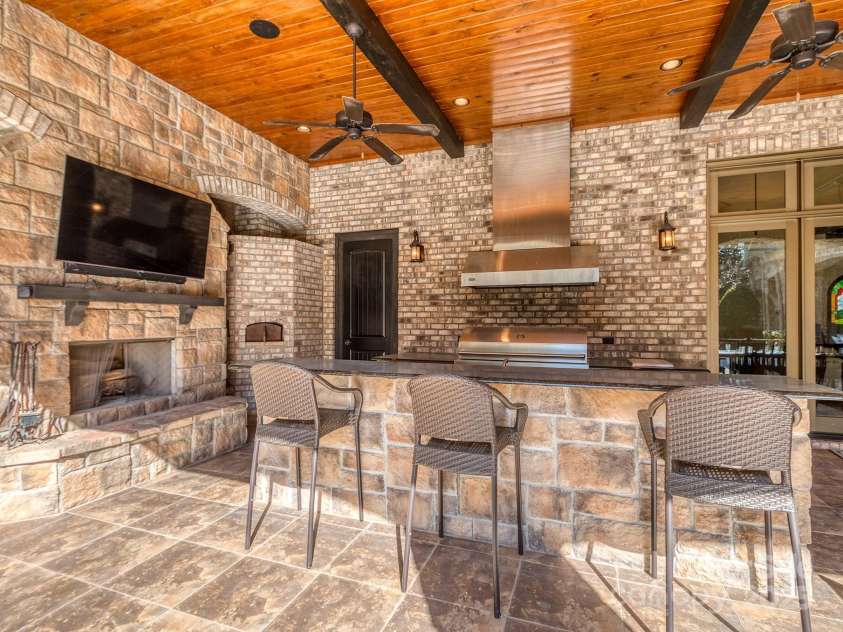 235 Blue River Road, Clover, SC 29710.  MLS# CAR4228148, YatesRealty ID 5879. 