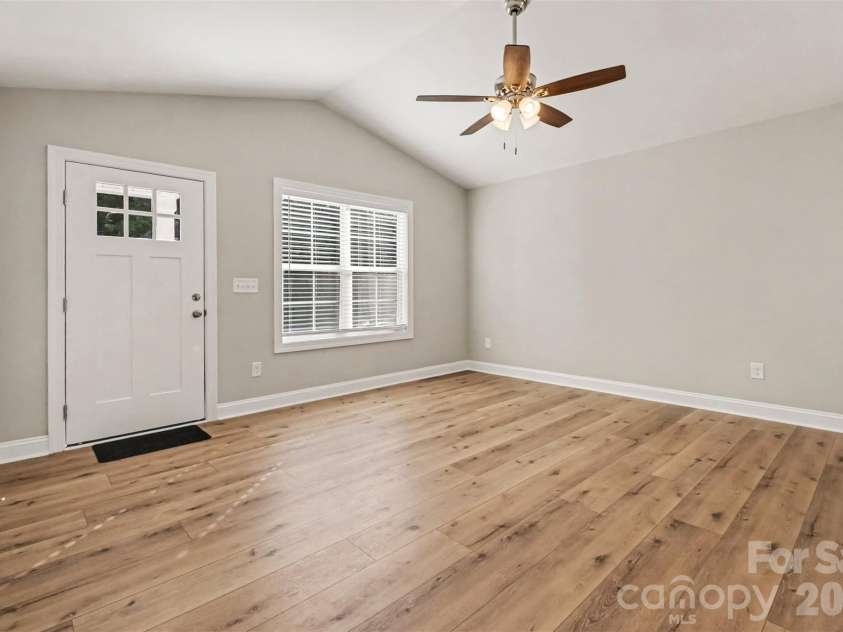 1027 Alabama Street, Kannapolis, NC 28083.  MLS# CAR4436594, YatesRealty ID 58795. 