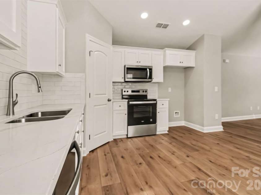 1027 Alabama Street, Kannapolis, NC 28083.  MLS# CAR4436594, YatesRealty ID 58795. 