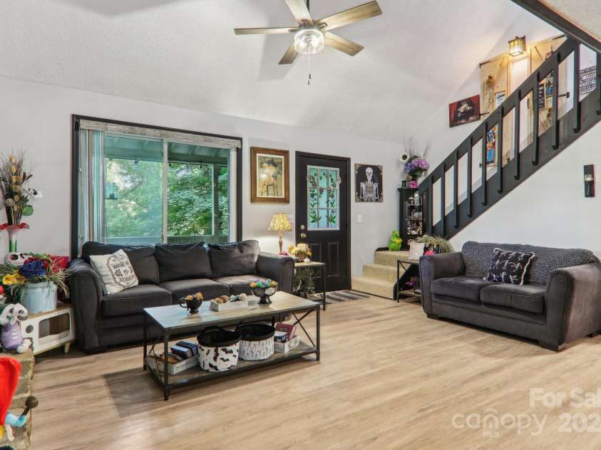 105 Shirley Drive, Maggie Valley, NC 28751.  MLS# CAR4183103, YatesRealty ID 588. 