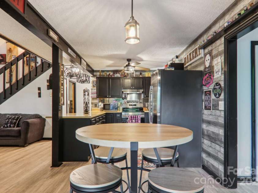 105 Shirley Drive, Maggie Valley, NC 28751.  MLS# CAR4183103, YatesRealty ID 588. 