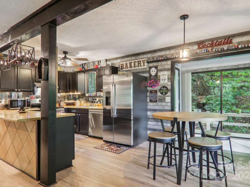 105 Shirley Drive, Maggie Valley, NC 28751.  MLS# CAR4183103, YatesRealty ID 588. 