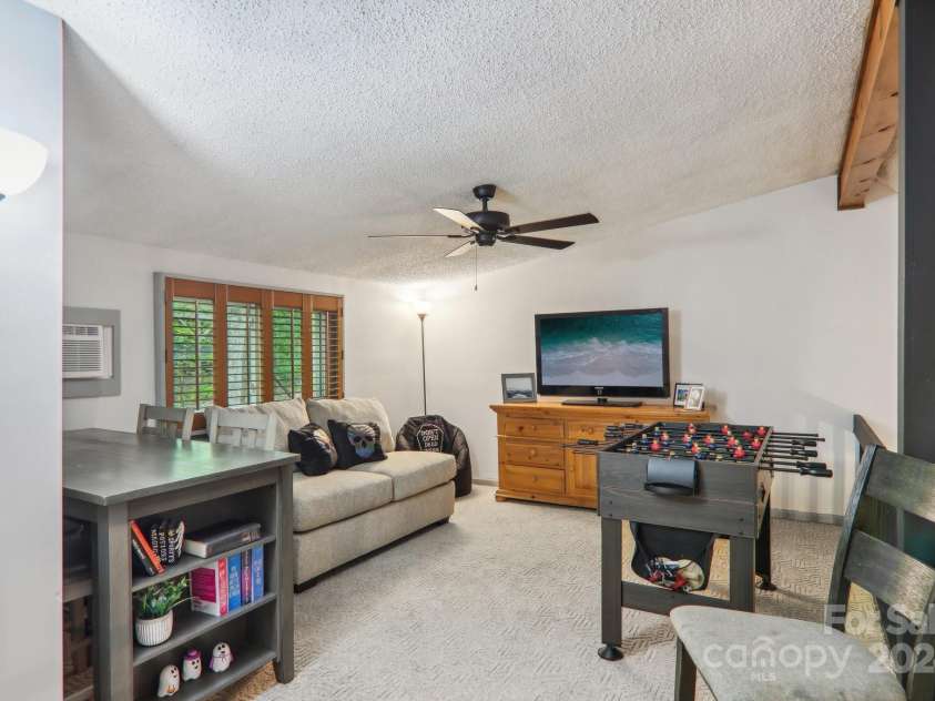 105 Shirley Drive, Maggie Valley, NC 28751.  MLS# CAR4183103, YatesRealty ID 588. 