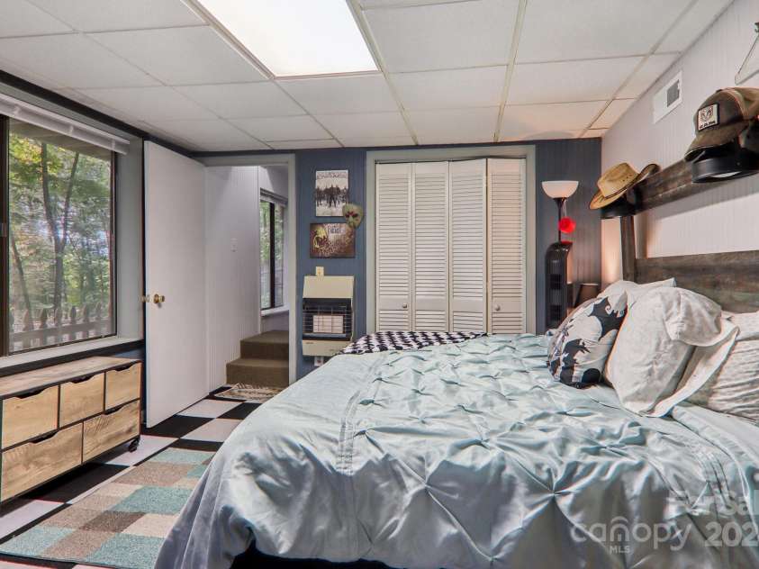 105 Shirley Drive, Maggie Valley, NC 28751.  MLS# CAR4183103, YatesRealty ID 588. 