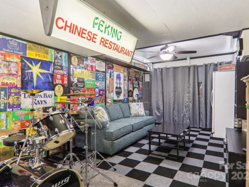 105 Shirley Drive, Maggie Valley, NC 28751.  MLS# CAR4183103, YatesRealty ID 588. 