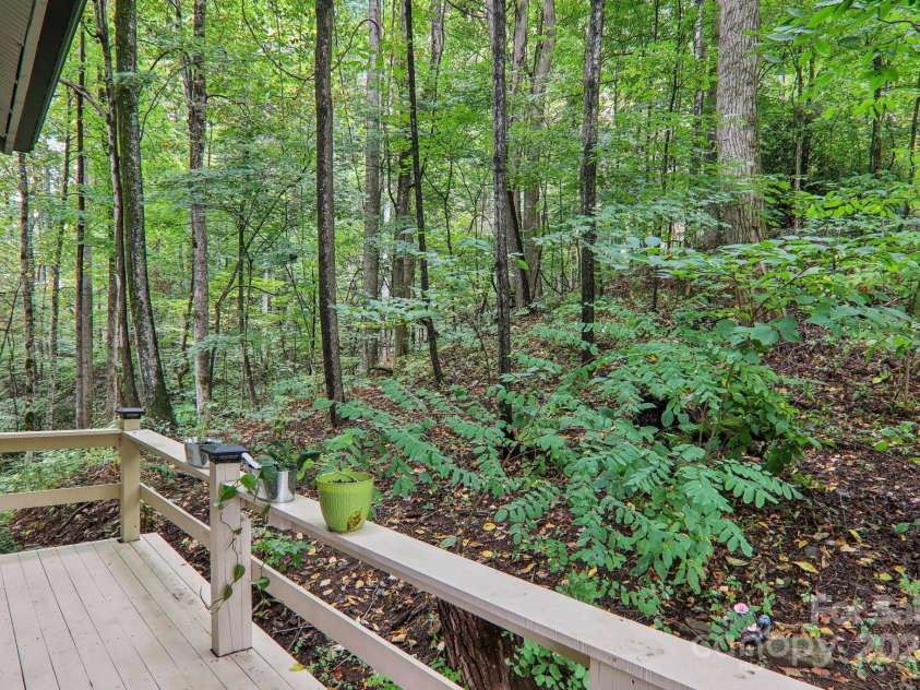 105 Shirley Drive, Maggie Valley, NC 28751.  MLS# CAR4183103, YatesRealty ID 588. 