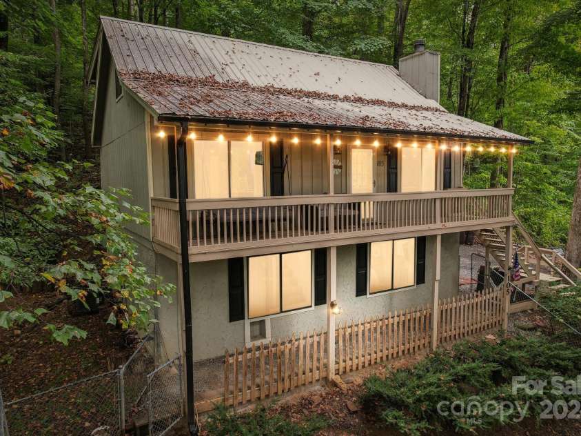 105 Shirley Drive, Maggie Valley, NC 28751.  MLS# CAR4183103, YatesRealty ID 588. 