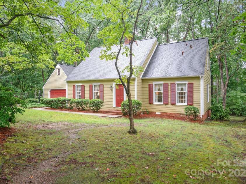 112 Julia Drive, Lincolnton, NC 28092.  MLS# CAR4257855, YatesRealty ID 588. 