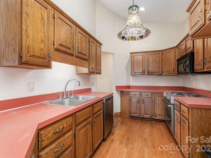 15133 Torrence Branch Road, Charlotte, NC 28278.  MLS# CAR4299900, YatesRealty ID 588. 