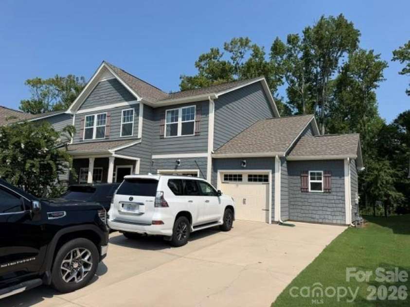 4505 Bent Green Lane, Monroe, NC 28112.  MLS# CAR4431378, YatesRealty ID 58801. 