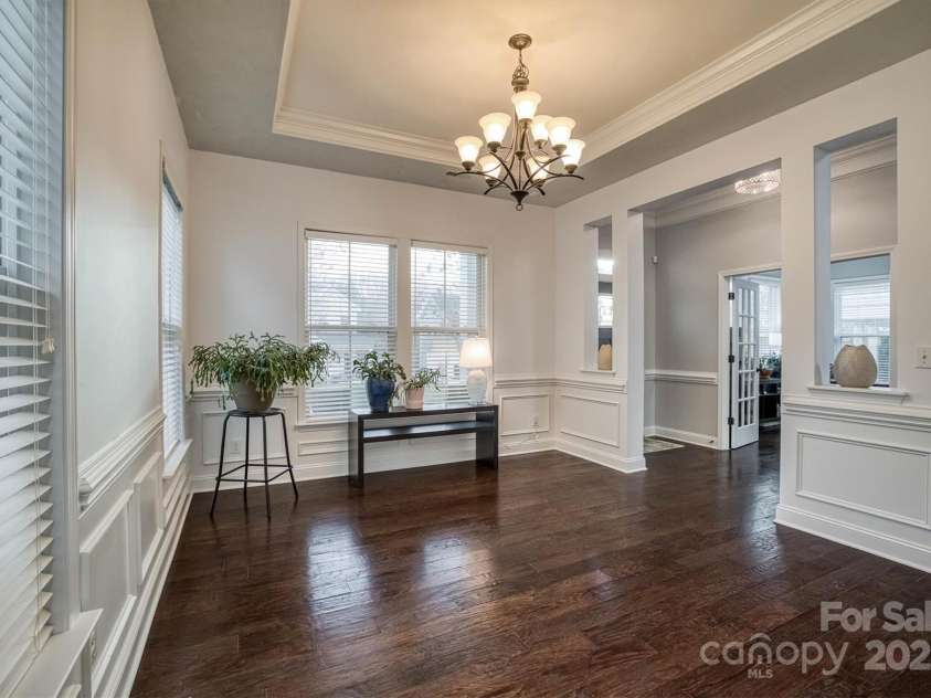 375 Montibello Drive, Mooresville, NC 28117.  MLS# CAR4220480, YatesRealty ID 5881. Dining