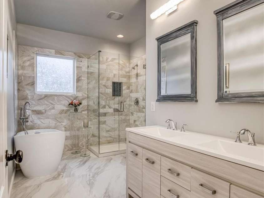 375 Montibello Drive, Mooresville, NC 28117.  MLS# CAR4220480, YatesRealty ID 5881. Dual Vanities, Walkin Closet Off Bath