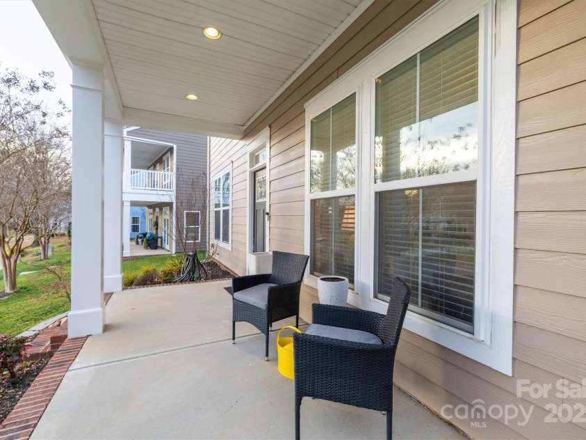375 Montibello Drive, Mooresville, NC 28117.  MLS# CAR4220480, YatesRealty ID 5881. Front Covered Front Porch