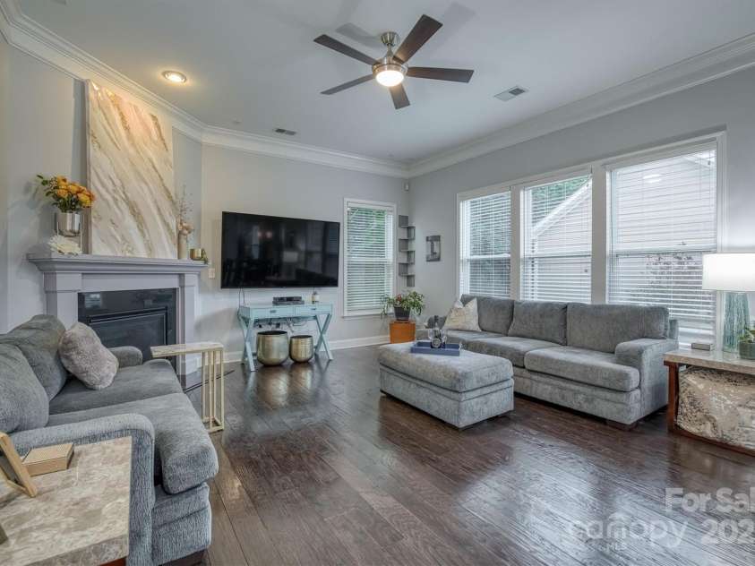 375 Montibello Drive, Mooresville, NC 28117.  MLS# CAR4220480, YatesRealty ID 5881. Sunny Den