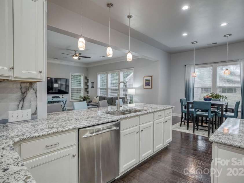 375 Montibello Drive, Mooresville, NC 28117.  MLS# CAR4220480, YatesRealty ID 5881. Tons of Work Space