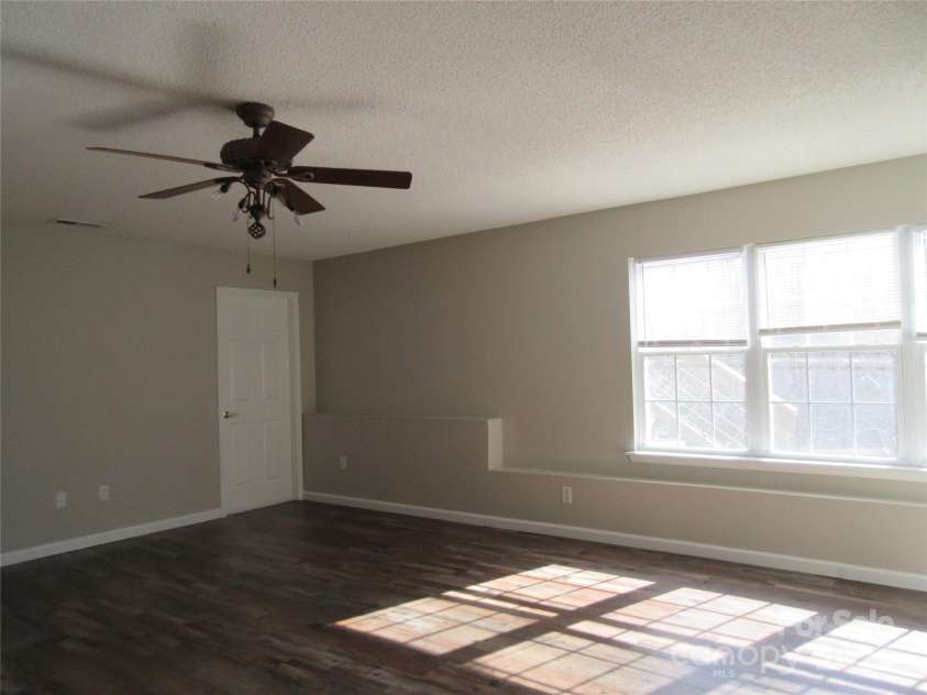 322 Creeks End Circle, Mills River, NC 28759.  MLS# CAR4224272, YatesRealty ID 5882. 