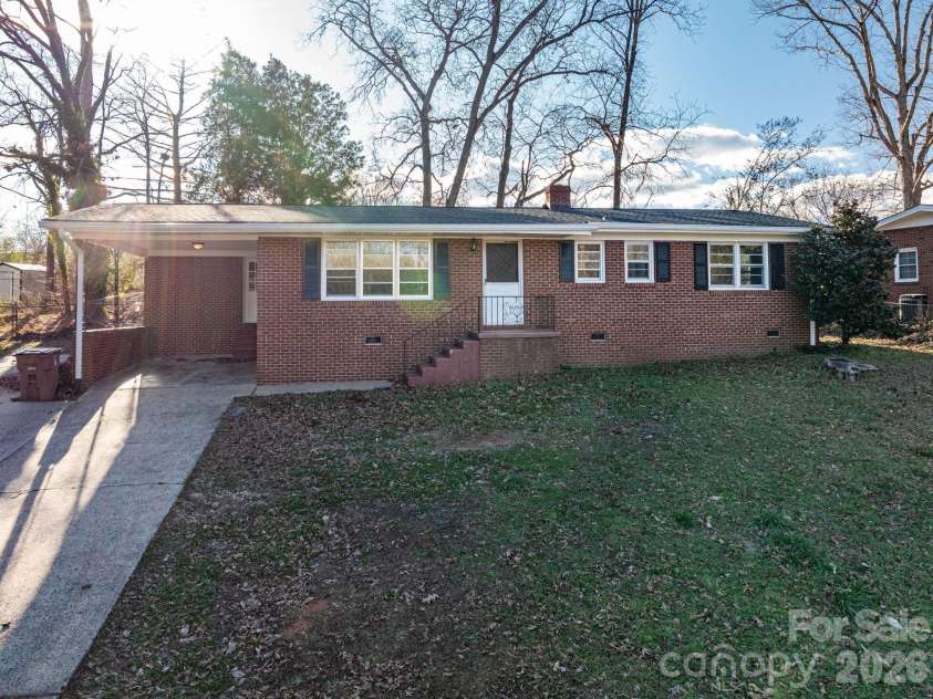 828 Main Street, Shelby, NC 28150.  MLS# CAR4335680, YatesRealty ID 5883. 