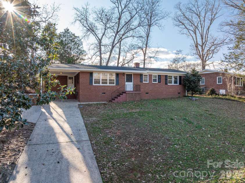 828 Main Street, Shelby, NC 28150.  MLS# CAR4335680, YatesRealty ID 5883. 
