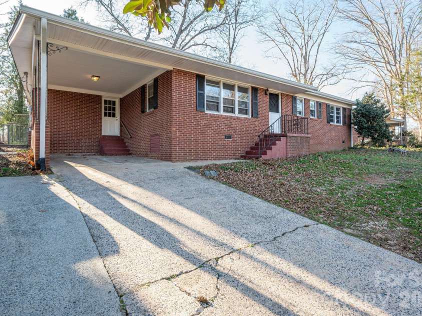 828 Main Street, Shelby, NC 28150.  MLS# CAR4335680, YatesRealty ID 5883. 