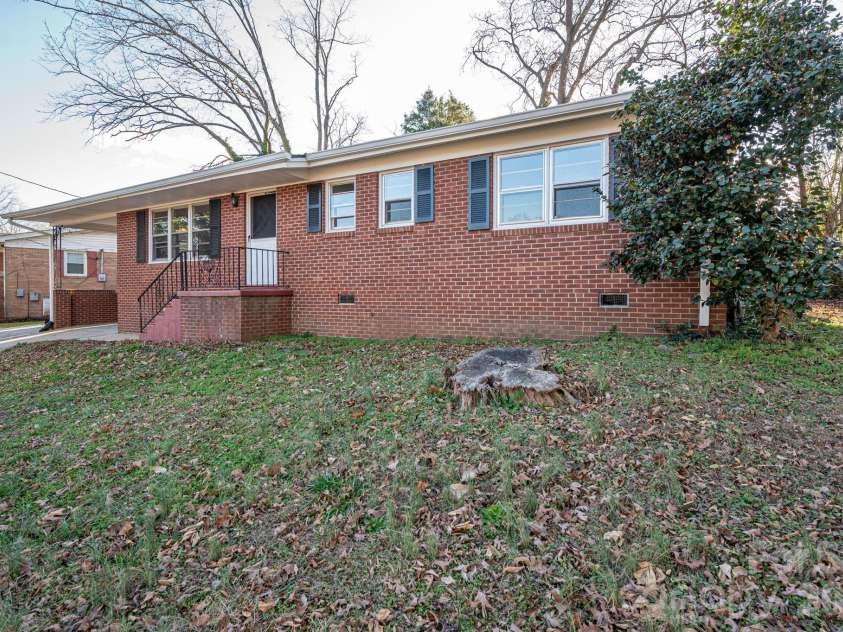 828 Main Street, Shelby, NC 28150.  MLS# CAR4335680, YatesRealty ID 5883. 