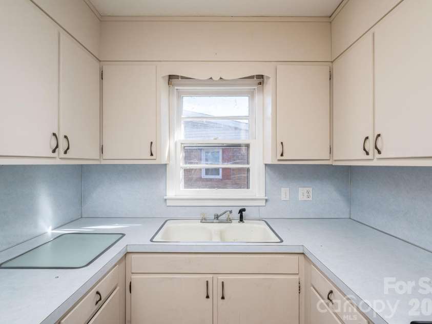 828 Main Street, Shelby, NC 28150.  MLS# CAR4335680, YatesRealty ID 5883. 