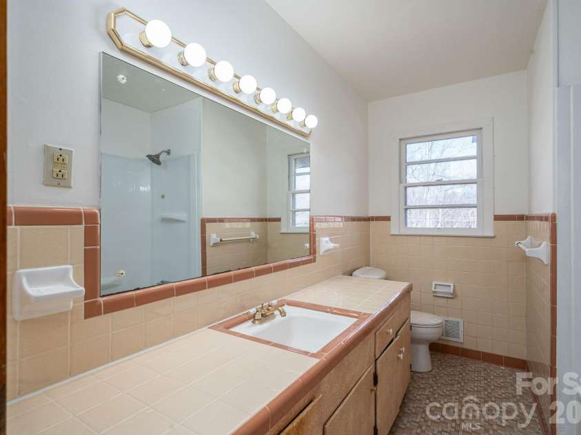 828 Main Street, Shelby, NC 28150.  MLS# CAR4335680, YatesRealty ID 5883. 