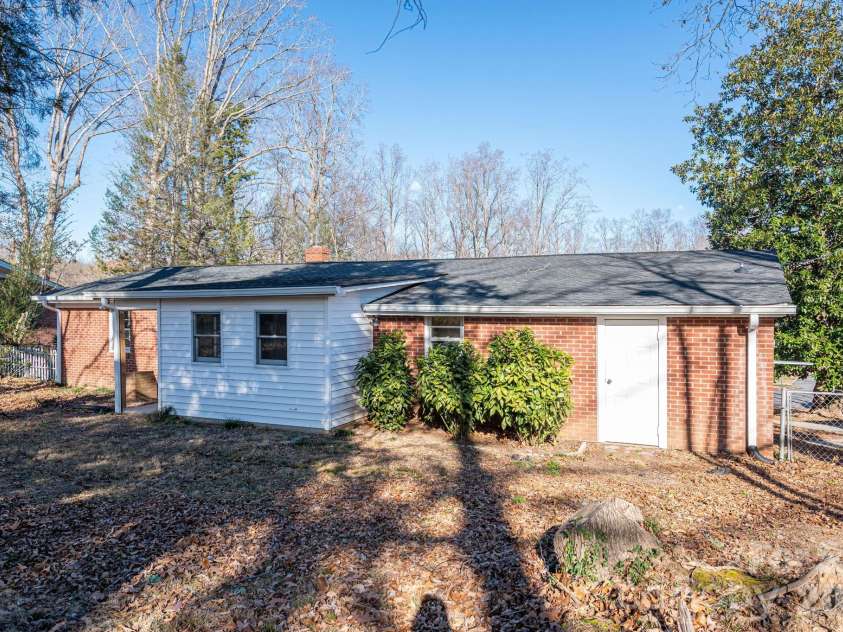 828 Main Street, Shelby, NC 28150.  MLS# CAR4335680, YatesRealty ID 5883. 