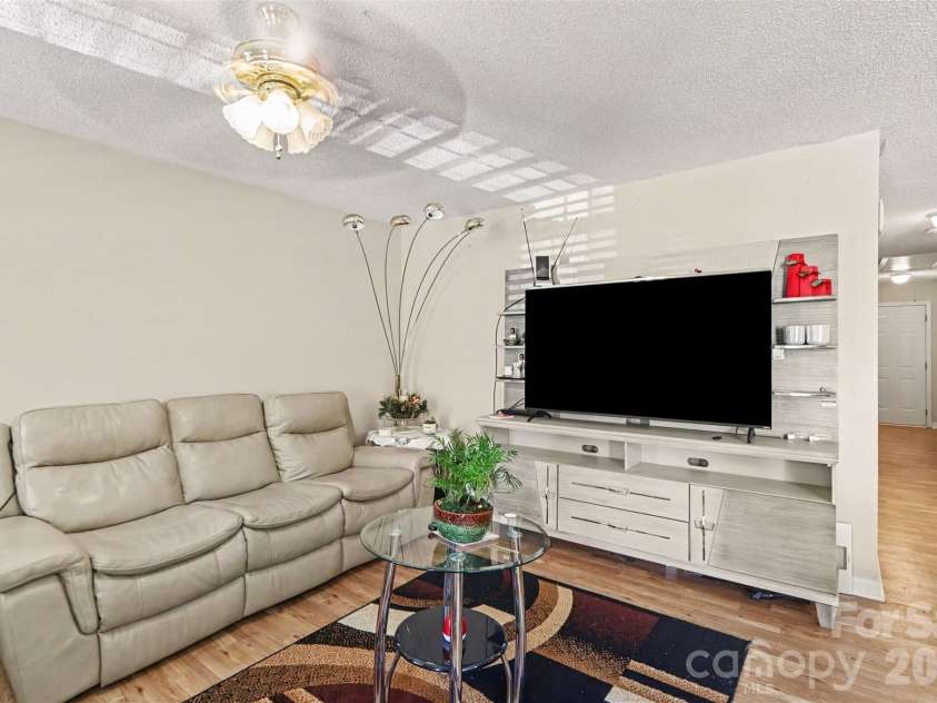 248 Southcircle Drive, Concord, NC 28027.  MLS# CAR4434326, YatesRealty ID 58837. 