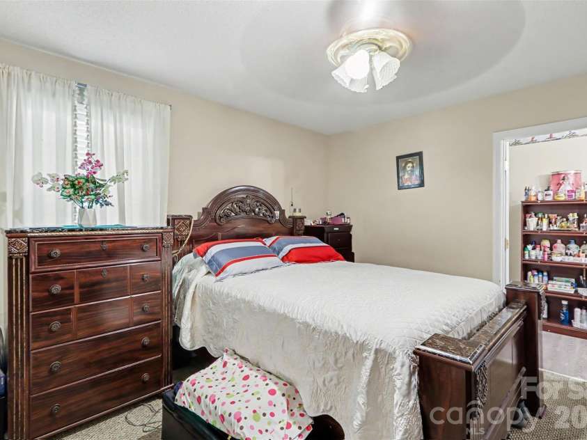 248 Southcircle Drive, Concord, NC 28027.  MLS# CAR4434326, YatesRealty ID 58837. 