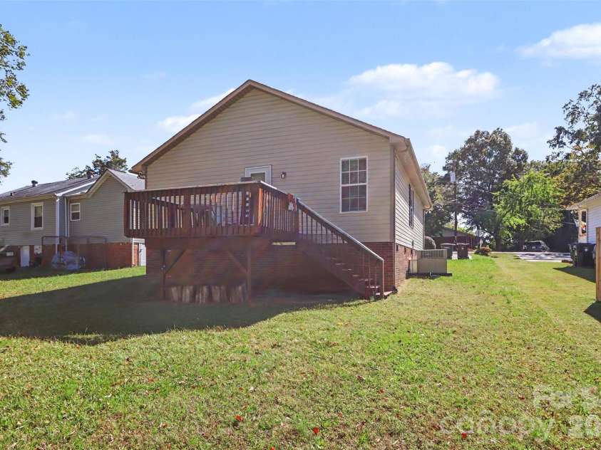 248 Southcircle Drive, Concord, NC 28027.  MLS# CAR4434326, YatesRealty ID 58837. 