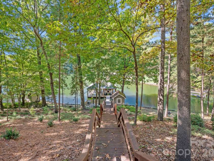 263 Hideaway Lane, Mooresville, NC 28117.  MLS# CAR4434767, YatesRealty ID 58842. 