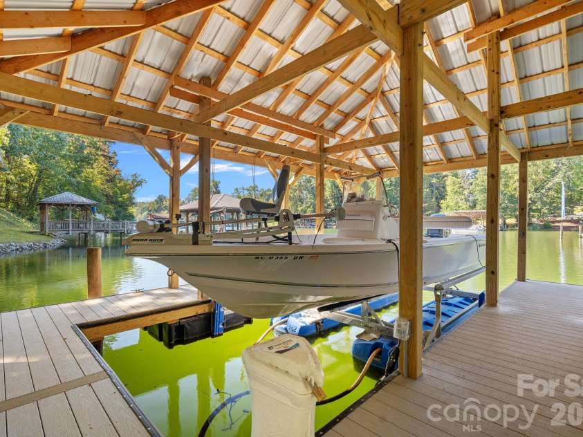 263 Hideaway Lane, Mooresville, NC 28117.  MLS# CAR4434767, YatesRealty ID 58842. 