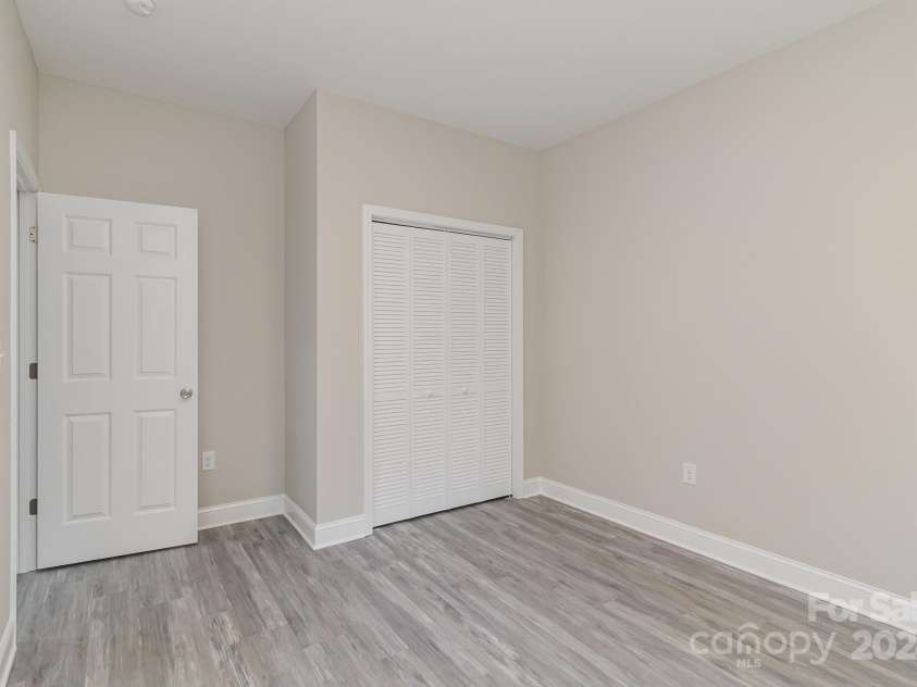 1412 10th Street, Statesville, NC 28677.  MLS# CAR4199459, YatesRealty ID 5885. 