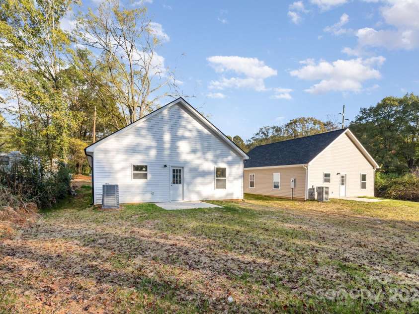 1412 10th Street, Statesville, NC 28677.  MLS# CAR4199459, YatesRealty ID 5885. 