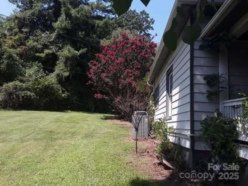 446 Louisiana Avenue, Asheville, NC 28806.  MLS# CAR4167812, YatesRealty ID 5886. 