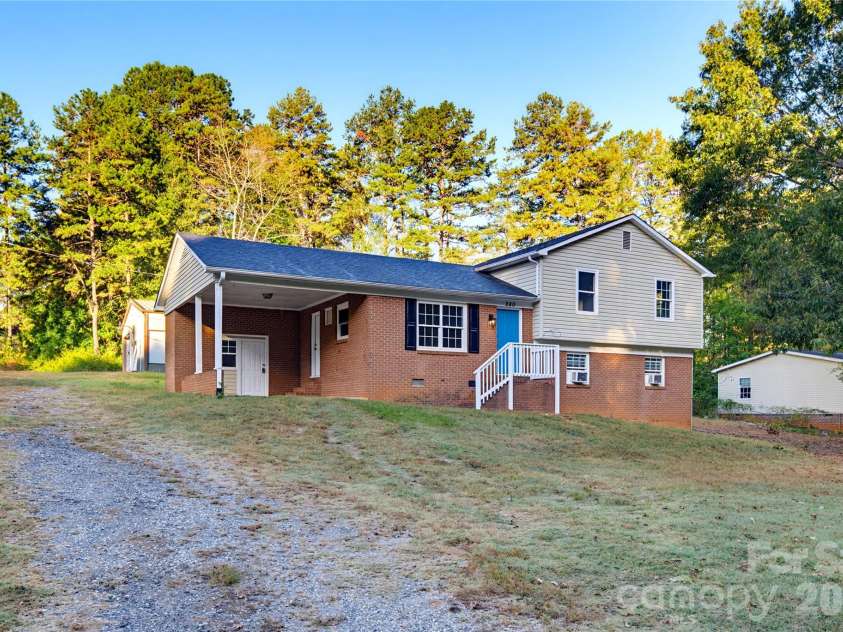 280 Arrowood Road, Salisbury, NC 28144.  MLS# CAR4437973, YatesRealty ID 58861. 